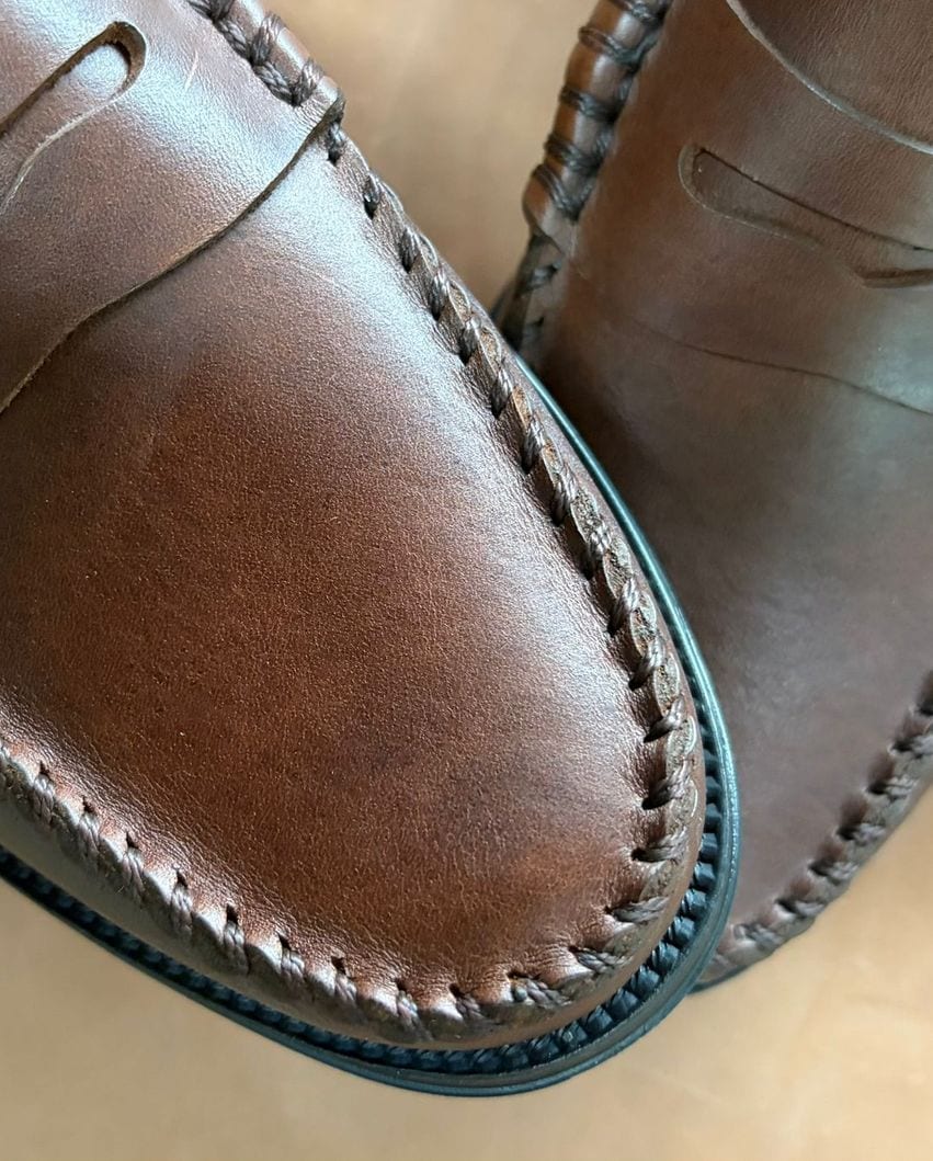 Zapato artesanal de cuero